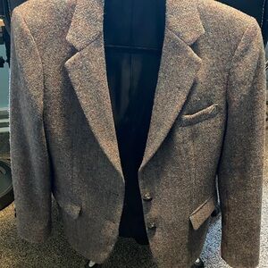 Vintage Harris Tweed Women’s Blazer
Size 10 - fits more like 8
Smoke Free Home